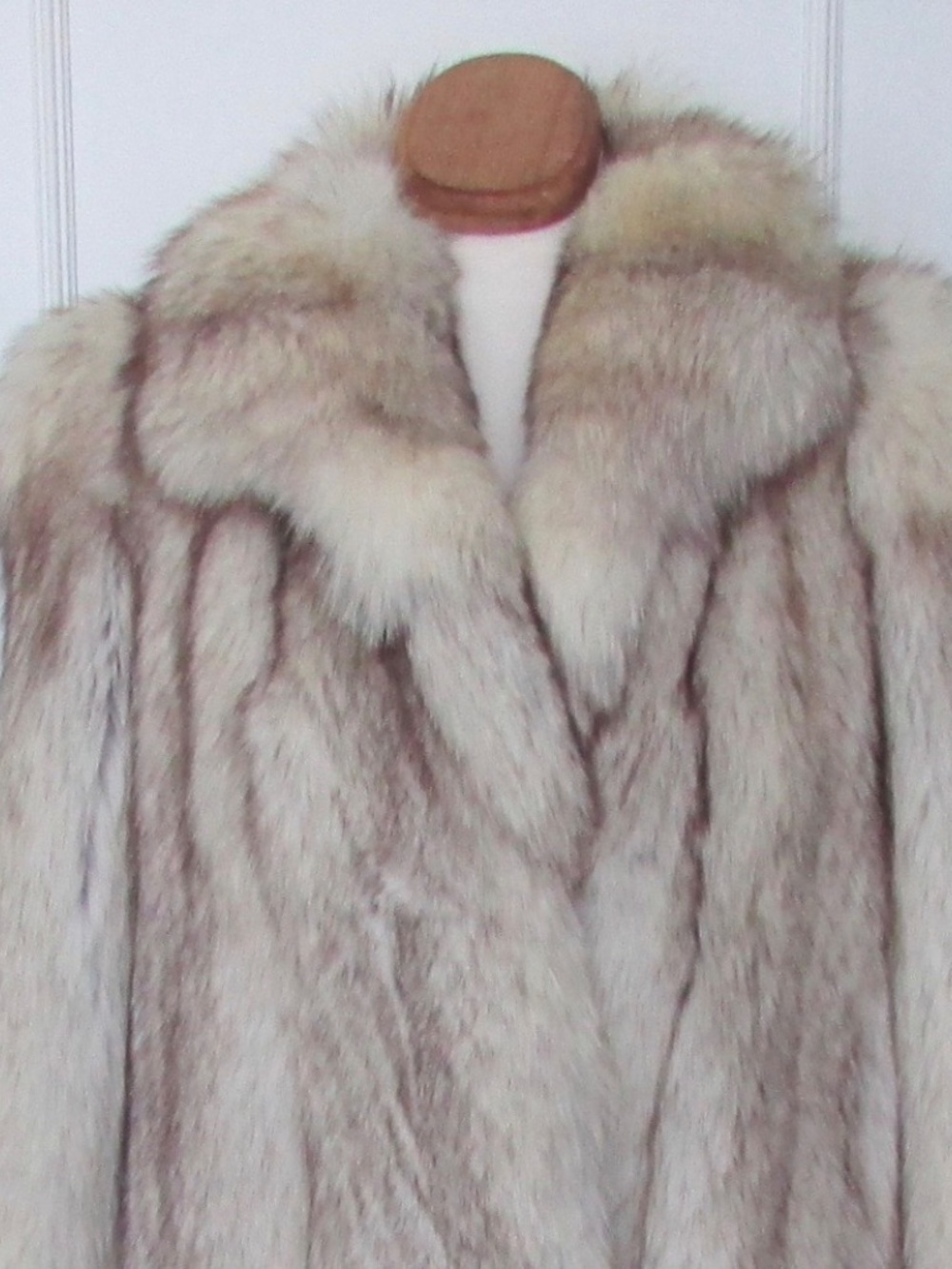 Norwegian fox fur coat full lenght size M - Picture 3 of 3